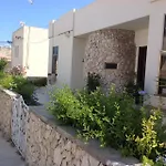 Amazingly Located House With Table Tennis And Table Soccer